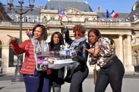 Create funny &amp; memorable professional photos with your friends on A Taste of Paris Paparazzi Photo tour!