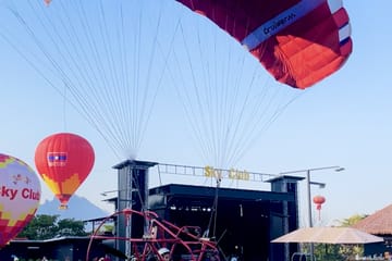 Hot Air Balloon and Paramotor Adventure in Vang Vieng