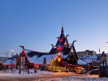 Icelandic Christmas Advent Tour in Reykjavík and Hafnarfjörður