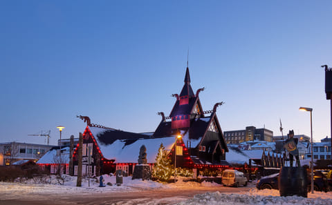 Icelandic Christmas Advent Tour in Reykjavík and Hafnarfjörður