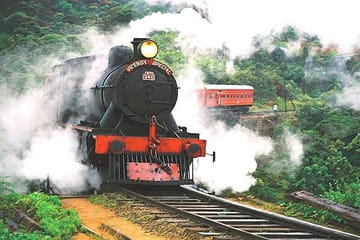 Two-Day Scenic Train and Car Tour in Nuwara Eliya, Sri Lanka