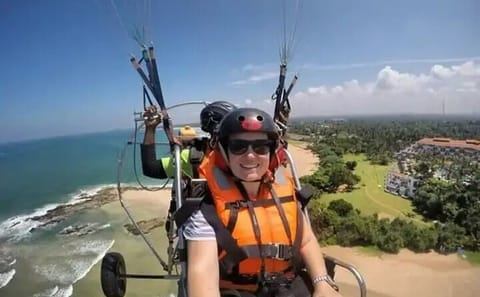 Paramotoring Adventure Over Negombo's Coastal Scenery
