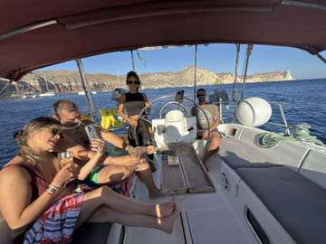 Private Sailing Tour Along Santorini's Stunning Coastline