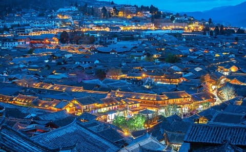 Cultural Day Tour of Baisha Village and Yufeng Temple in Lijiang
