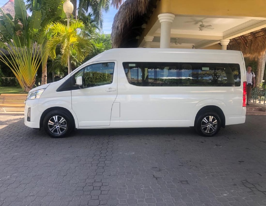 Traslado Privado: Aeropuerto Las Americas desde/a Punta Cana (Viceversa) 2