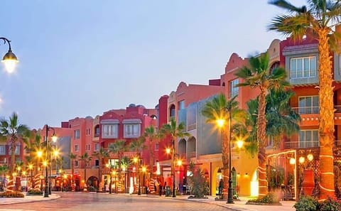 Guided Sightseeing and Shopping Tour in Hurghada, Egypt