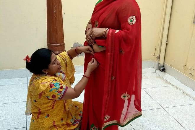 Learn Drape Indian Saree Your Self with Meal  photo 4