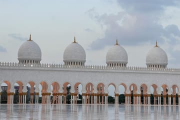 Private Guided Tour of Sheikh Zayed Mosque in Abu Dhabi