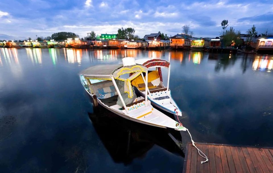 Luxury 6-Day Kashmir Tour with Houseboat Stay from Srinagar