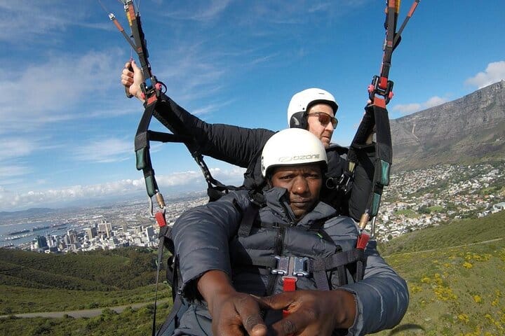 Cape Town Half-Day Tandem Paragliding and Wine Tasting Tour