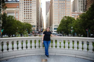 Professional Photo Shoot Tour in Toronto's Iconic Landmarks