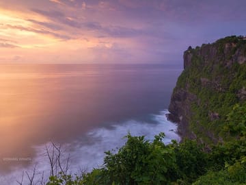 Uluwatu Temple and Kecak Dance Half-Day Tour in Jimbaran