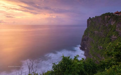 Uluwatu Temple and Kecak Dance Half-Day Tour in Jimbaran