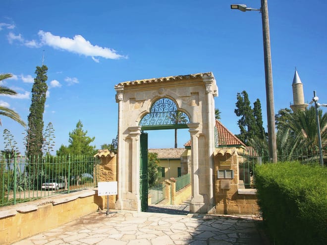 Paphos: Larnaca & Divided Nicosia Sightseeing Tour 8