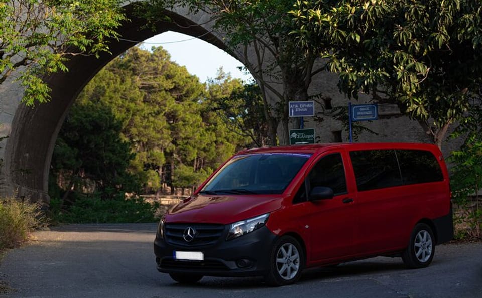 Private 8-Hour Transfer and Sightseeing from Chania to Heraklion