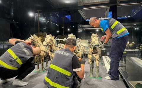 Private Tour of Terracotta Warriors and Lishan Garden in Xi'an