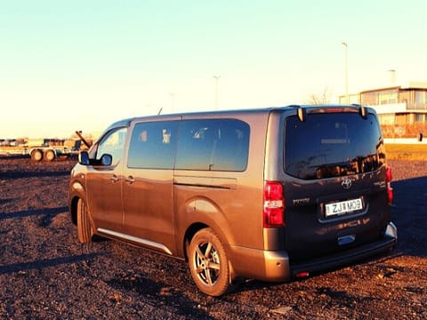Private Airport Transfer in Reykjavik & Keflavik (one way), photo 3
