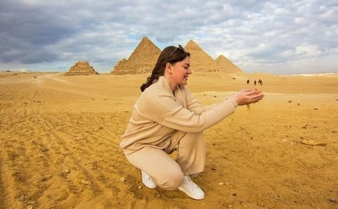 Private Guided Tour of Giza Pyramids and Saqqara