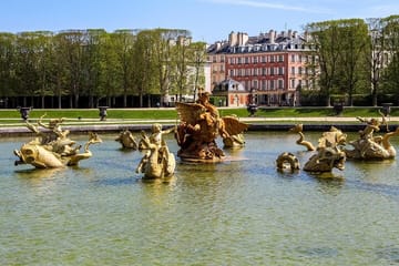 Private Guided Tour of Versailles and Marie-Antoinette’s Hamlet