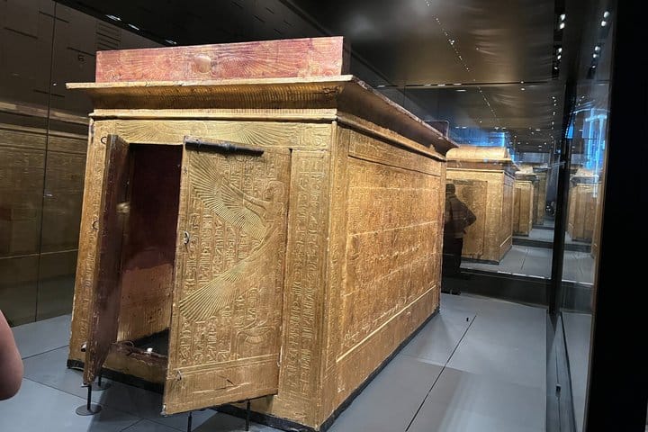 Expert Female Egyptologist to Grand Museum, Giza Pyramids, Sphinx