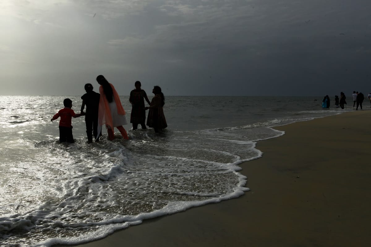 Backwaters & Beyond: Exploring South India’s Temples
