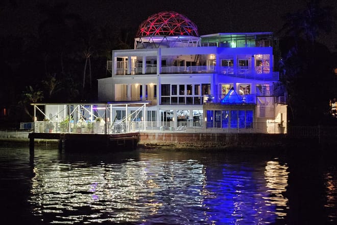 Miami: 75 Min Night Cruise on Biscayne Bay