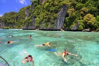Island Hopping to Phi Phi &amp; Bamboo Island by Singthongchai Speed Boat from Koh Lanta