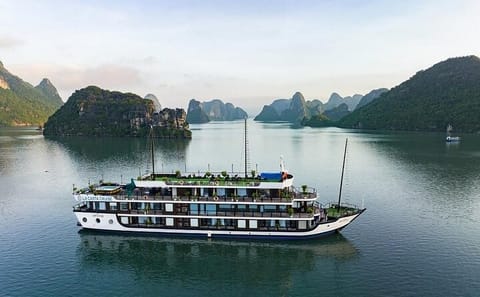 From Hanoi 3 Days Luxury Ninh Binh & Lan Ha Bay 5 Star Cruises