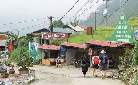 Sapa 2-Day Cultural Tour from Hanoi with Hotel Stay