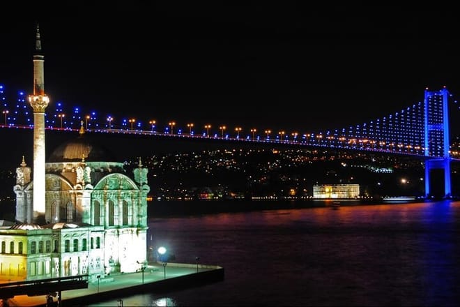 Bosphorus Dinner Cruise with Live Performance 7