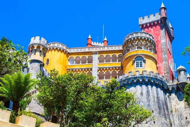 Sintra, Pena Palace, Quinta da Regaleira & Cascais Group Tour 2
