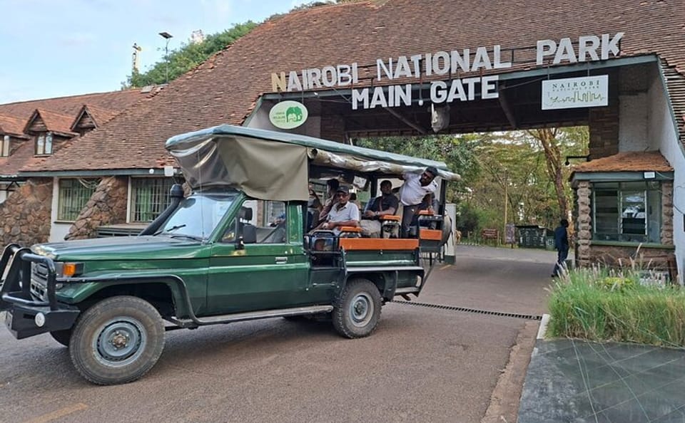 Nairobi National Park Open Game Viewer Landcruiser Safari