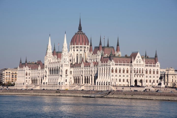 Budapest City Tour with Daytime Danube Cruise 8