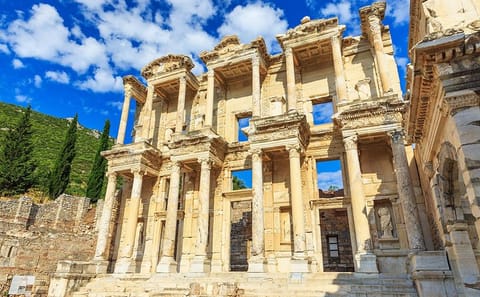 Ephesus Archaeological Tour with Flights from Istanbul