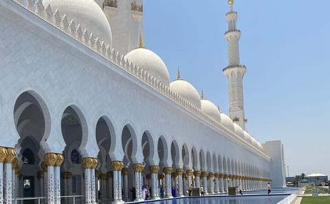 Private Abu Dhabi Layover Tour with Flexible Itinerary