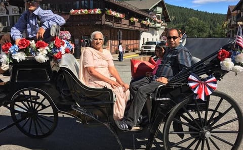 SUV Tour from Seattle to Leavenworth with Scenic Stops
