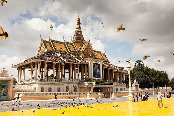 Phnom Penh & Tonle Bati: Cultural Highlights and Wildlife Experience