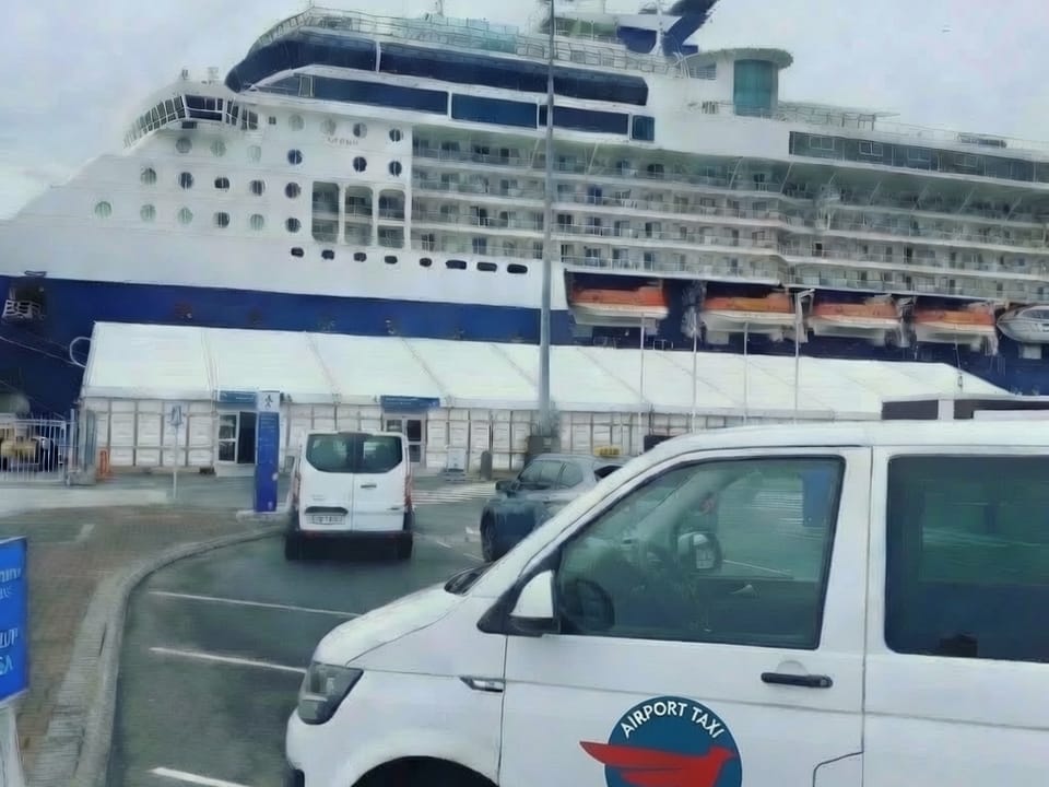 Kef International Airport to Cruise/Hotel/Airbnb — Flyshuttle.is - Licenced Taxis