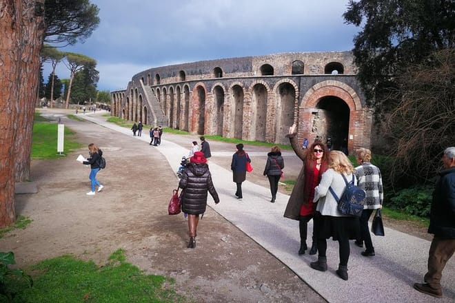 Group tour, Pompeii and wine & food tasting winery Cantina del Vesuvio (6 hours) 7
