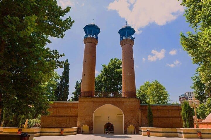 Ganja_tour_shah_abbas_mosque_ganja