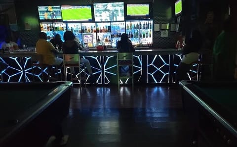 Bar Hop Tour in Montego Bay with Private Transportation