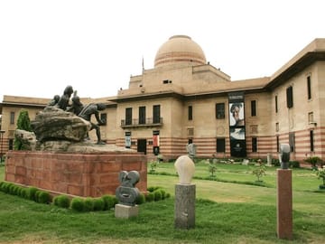 New Delhi Cultural Museums Tour with Private Transport