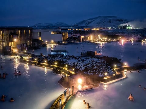 Private transfer Blue Lagoon relaxation round trip (entrance fee not included), photo 2
