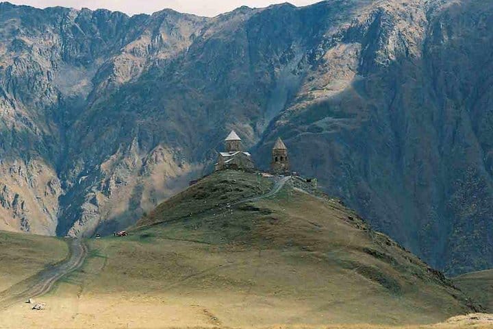 4 Full days in Georgia with private tour, free aiport