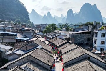 Yangshuo and Li River Day Tour with Scenic Highlights