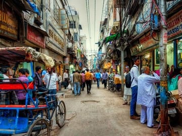 Evening Walking Tour of Old Delhi with Dinner and Guide
