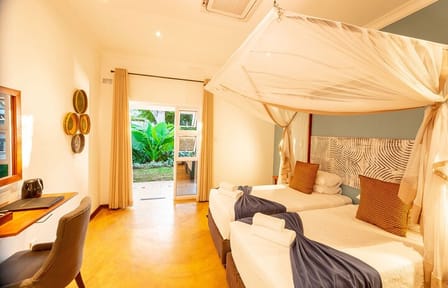 Victoria Falls 3-Day Adventure Tour with Meals and Transport
