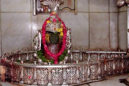 3-Day Jyotirlinga Temples and Mandu City Private Guided Tour