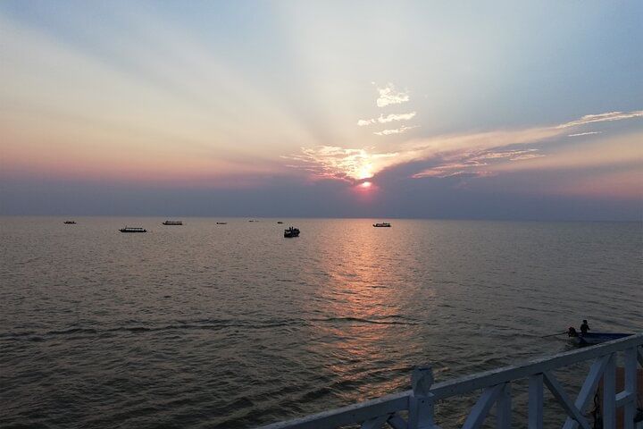 Private tour to Bakong Temple and Sunset at Tonle Sap Lake