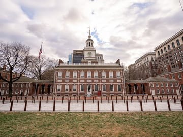 Philadelphia and Amish Country Day Tour from New York